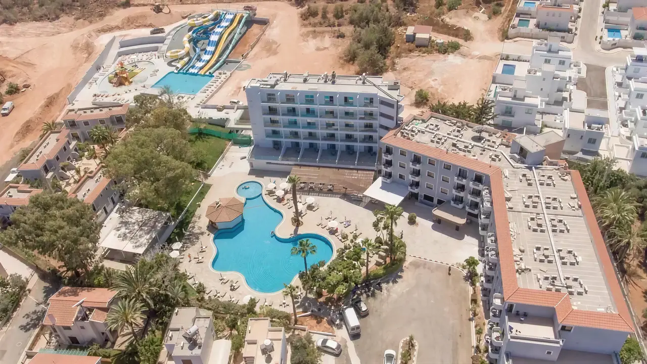 Widok z lotu ptaka na Narcissos Waterpark Resort
