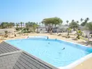 Basen przy hotelu Oasis Atlantico Belorizonte