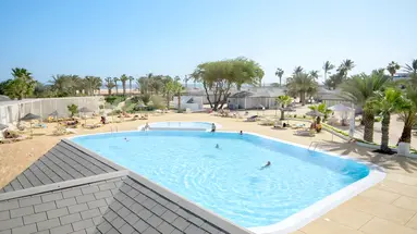 Basen przy hotelu Oasis Atlantico Belorizonte