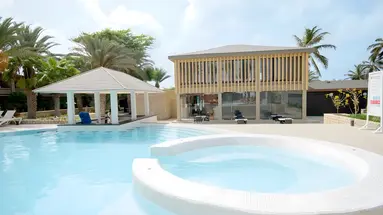Basen przy hotelu Oasis Atlantico Belorizonte