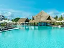Basen przy hotelu Ocean Riviera Paradise El Beso