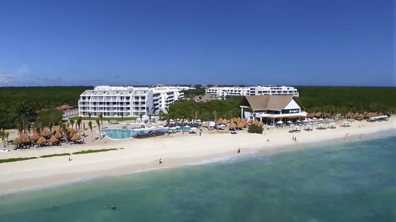 Widok na kompleks hotelowy Ocean Riviera Paradise El Beso