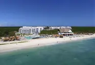 Widok na kompleks hotelowy Ocean Riviera Paradise El Beso