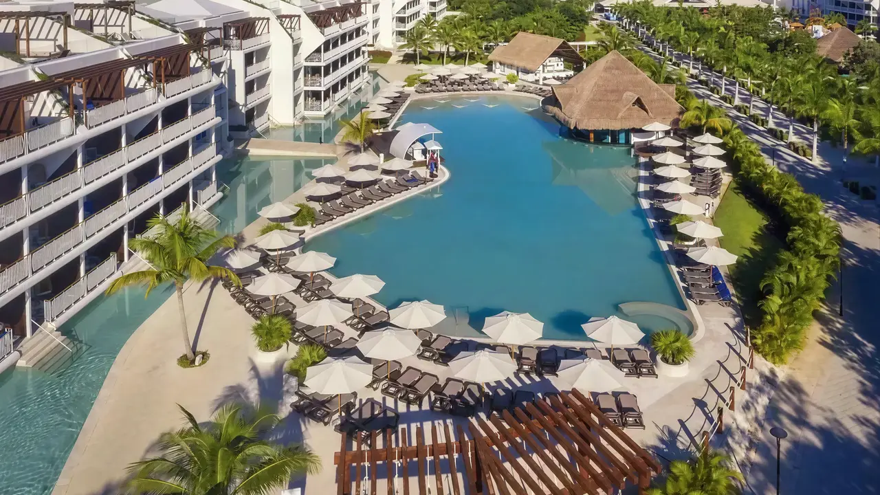 Widok na kompleks hotelowy Ocean Riviera Paradise El Beso