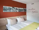 Sypialnia z łóżkiem w Ochsen 2 (Davos)