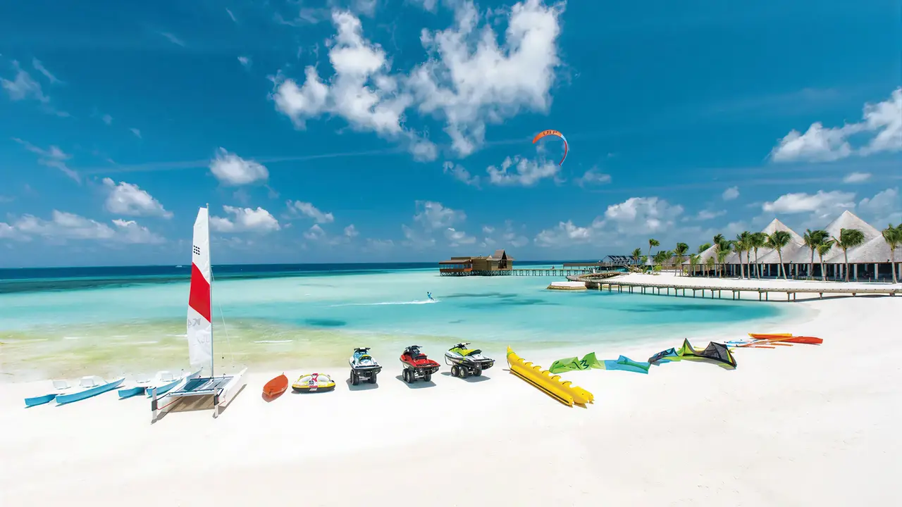 Sprzęt sportowy na plaży w Ozen Life Maadhoo