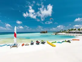 Sprzęt sportowy na plaży w Ozen Life Maadhoo