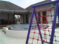 Plac zabaw i basen dla dzieci Ozen Life Maadhoo