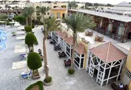 Widok na budynki i teren Panorama Bungalows El Gouna