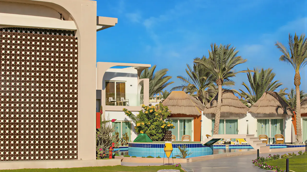 Budynki i teren zewnętrzny w Panorama Bungalows El Gouna