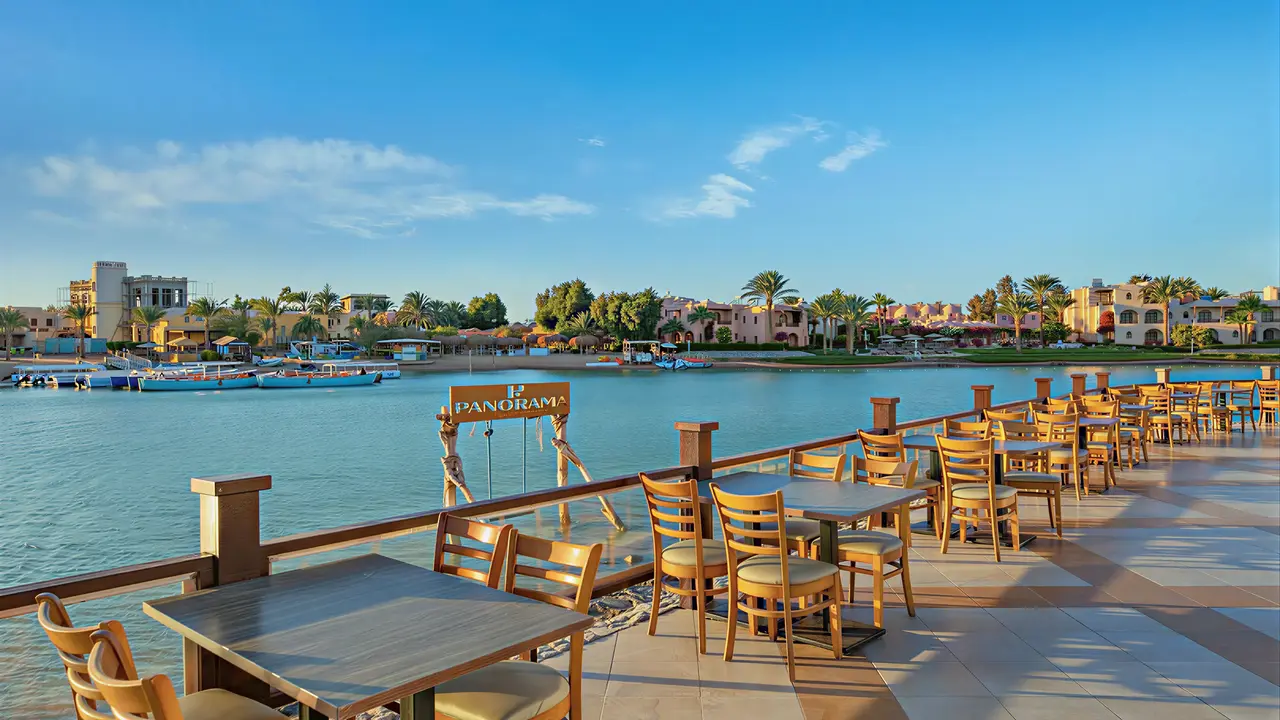 Restauracja na tarasie w Panorama Bungalows El Gouna