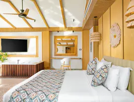 Sypialnia z wanną w Panorama Bungalows El Gouna