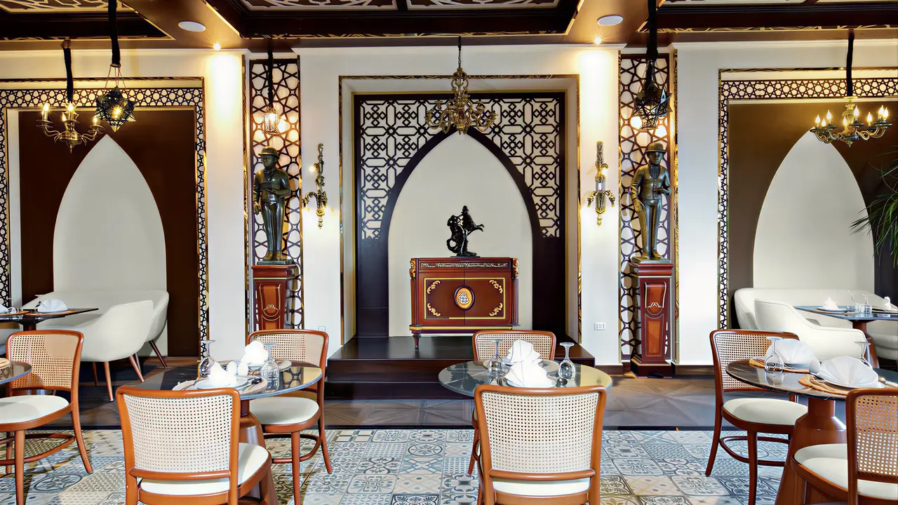 Elegancki lobby w Panorama Bungalows El Gouna z wygodnymi fotelami