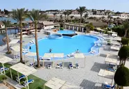 Widok na baseny i kompleks Panorama Bungalows El Gouna