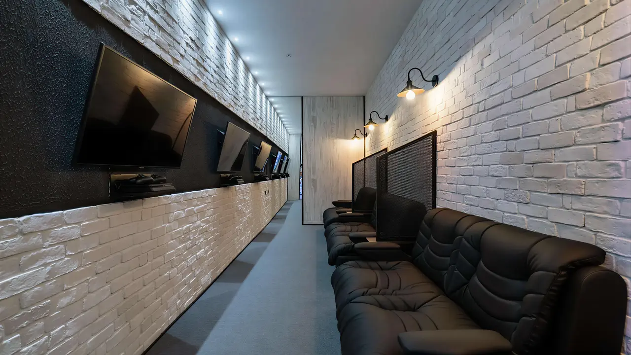 Sala gier z konsolami w Papillon Belvil