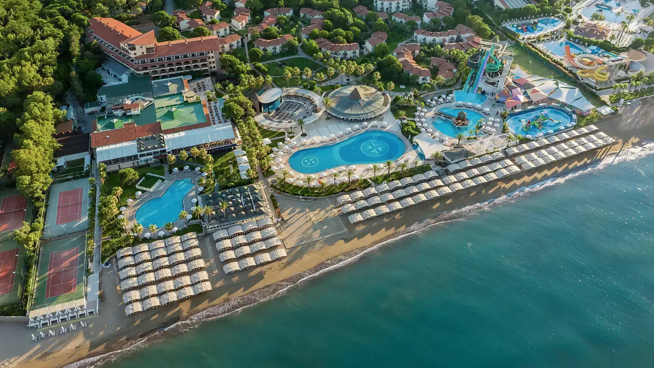 Widok z lotu ptaka na kompleks Papillon Belvil