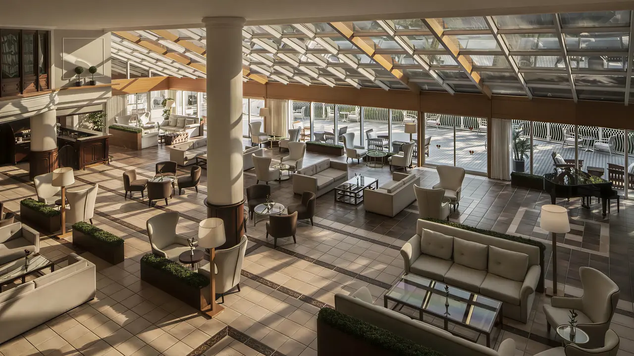 Wnętrze eleganckiego lobby w Papillon Belvil