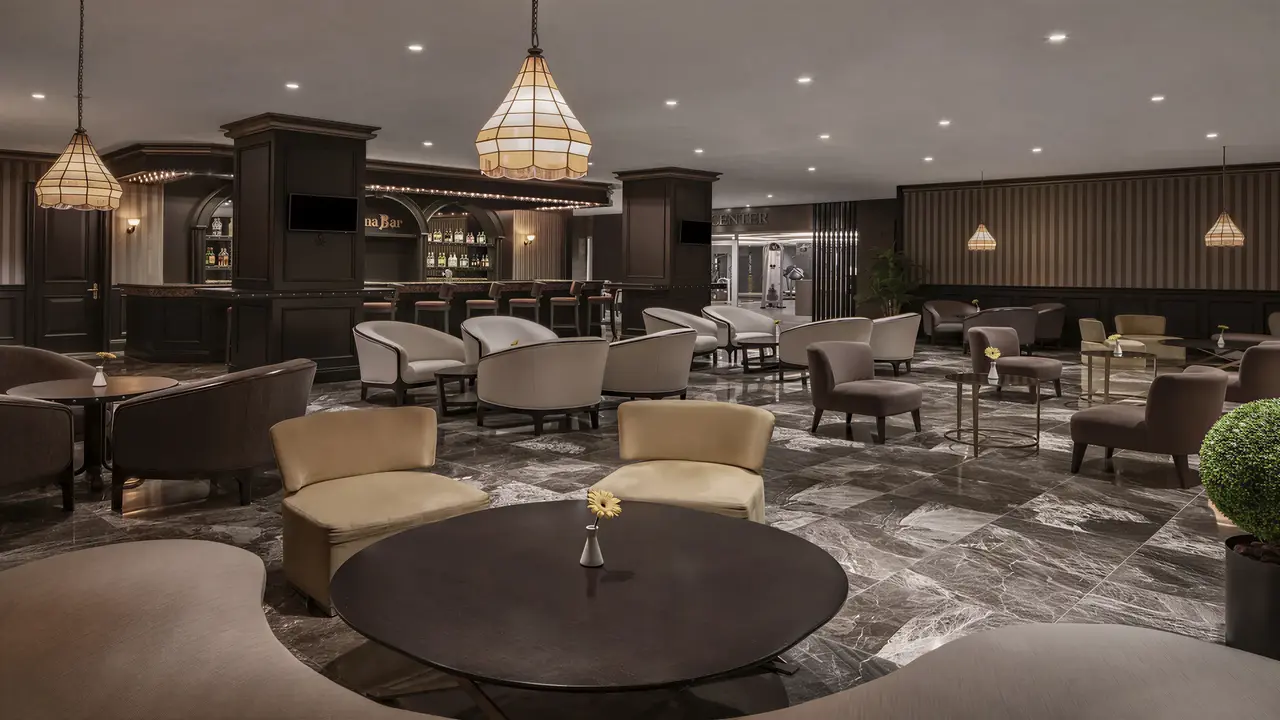 Wnętrze eleganckiego lobby w Papillon Belvil