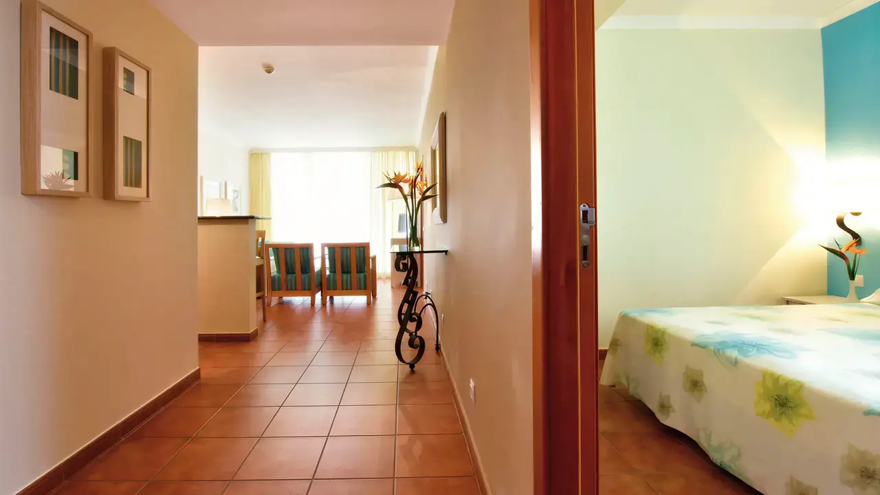 Wnętrze pokoju gościnnego w Pestana Viking
