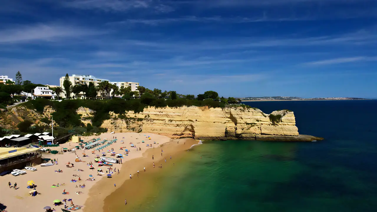 Widok na kompleks Pestana Viking oraz plażę