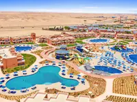 Widok z lotu ptaka na kompleks Pickalbatros Jungle Aqua Park Resort Neverland
