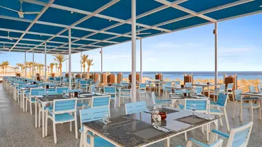Restauracja przy plaży w Pickalbatros Vita Resort Portofino