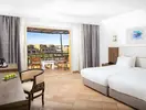 Pokój gościnny z tarasem w Pickalbatros Vita Resort Portofino
