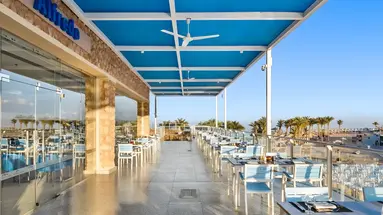 Taras restauracji w Pickalbatros Vita Resort Portofino