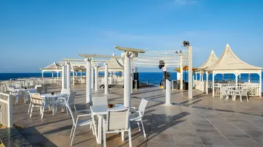 Taras nadmorski przy Pickalbatros Vita Resort Portofino