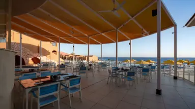 Taras restauracyjny przy Pickalbatros Vita Resort Portofino