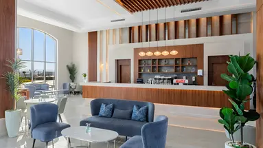 Bar i strefa wypoczynkowa w Pickalbatros Vita Resort Portofino