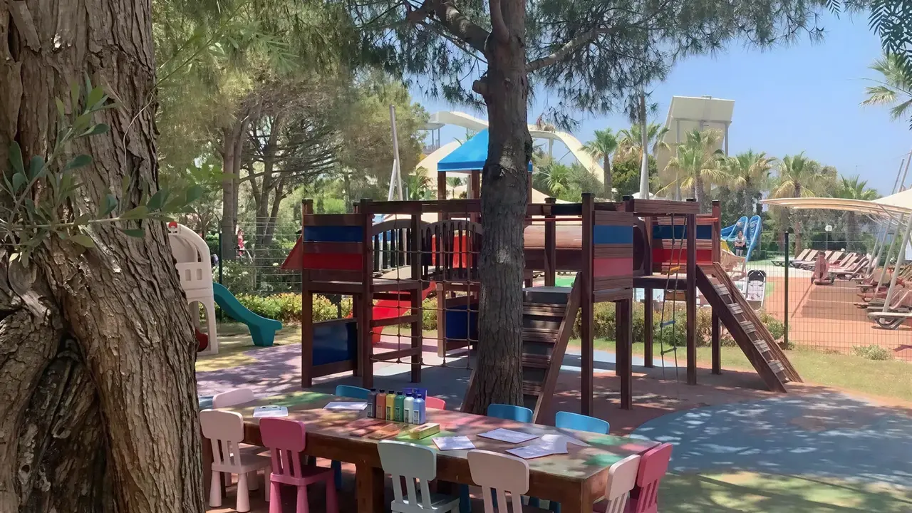 Plac zabaw dla dzieci w Pine Bay Holiday Resort