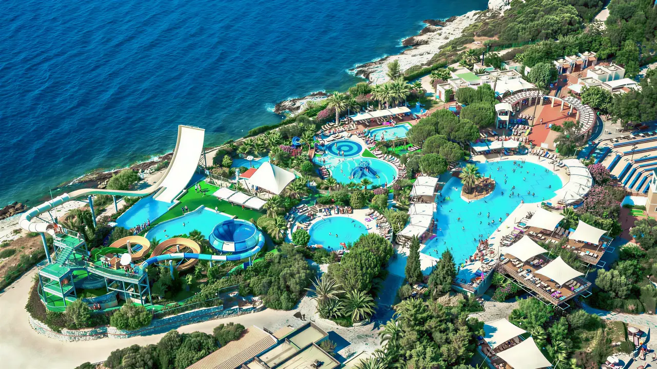 Widok z lotu ptaka na Pine Bay Holiday Resort