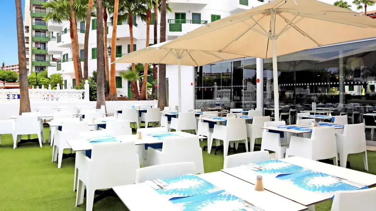Restauracja na świeżym powietrzu w Playa Bonita