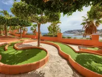 Pole do minigolfa w Playacalida