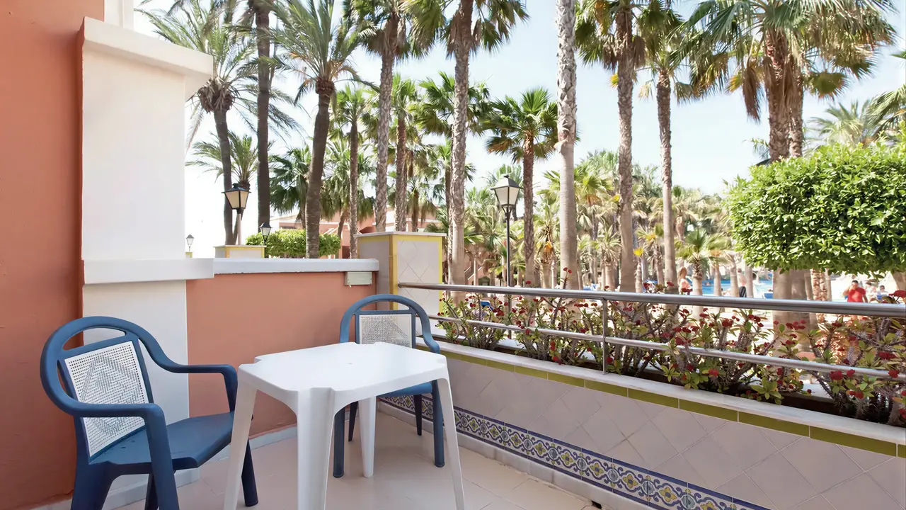 Balkon z meblami w PlayaCapricho