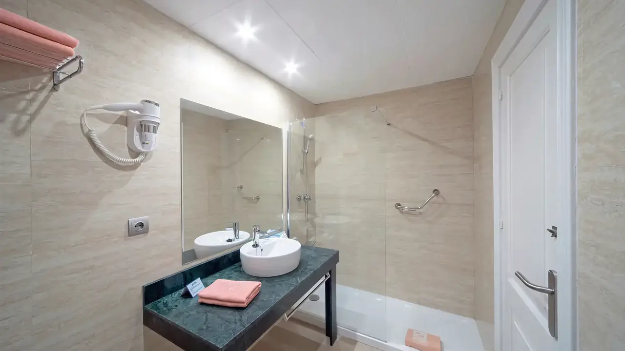 Łazienka w hotelu PlayaCapricho