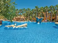 Basen z palmami w PlayaCapricho