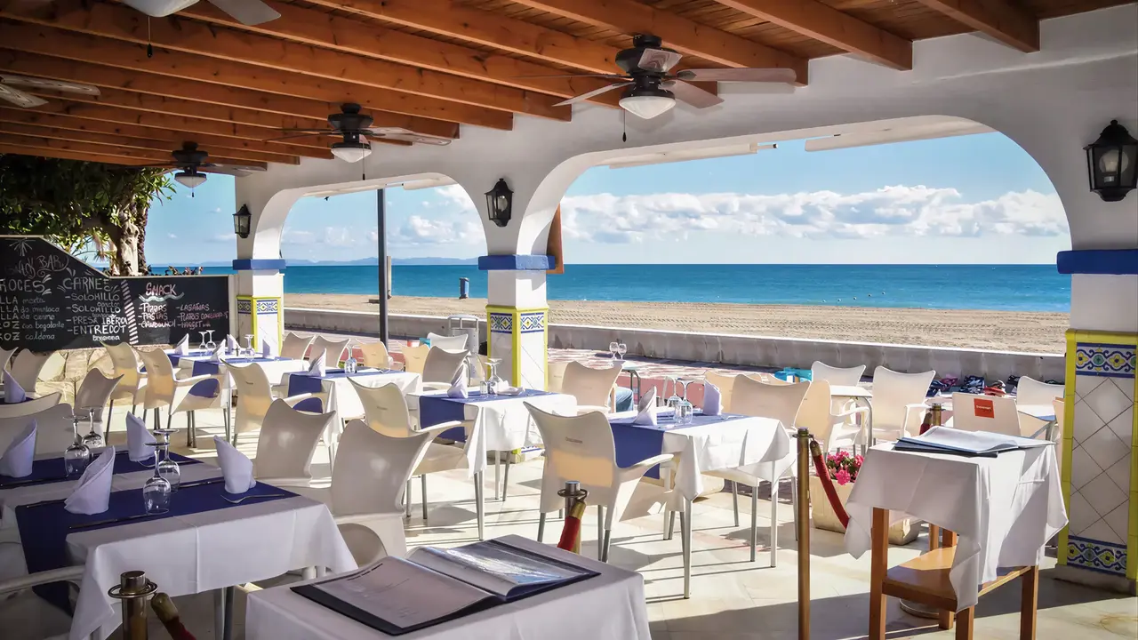 Restauracja PlayaCapricho z widokiem na plażę