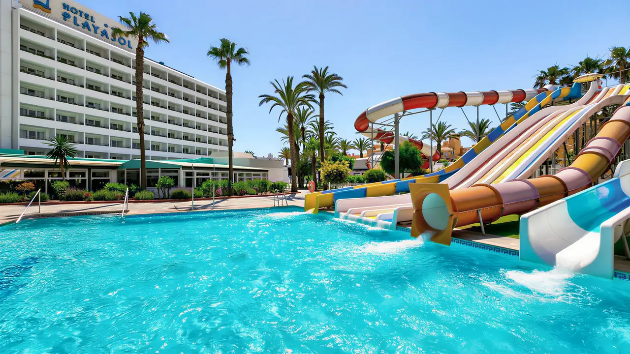 Zjeżdżalnie wodne w hotelu Playasol SPA