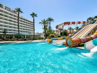 Zjeżdżalnie wodne w hotelu Playasol SPA