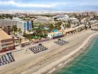 Widok na kompleks Playasol SPA i pobliską plażę