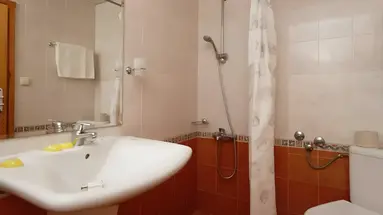 Łazienka w hotelu Pliska