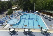 Basen przy hotelu Pliska