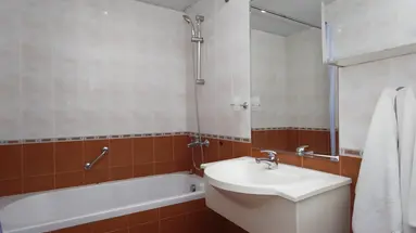 Łazienka w hotelu Pliska