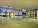 Kryty basen w hotelu Porto Santa Maria