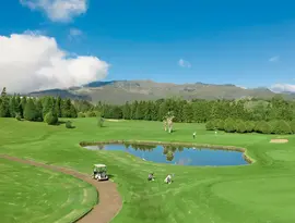Pole golfowe i wózek w Porto Santa Maria