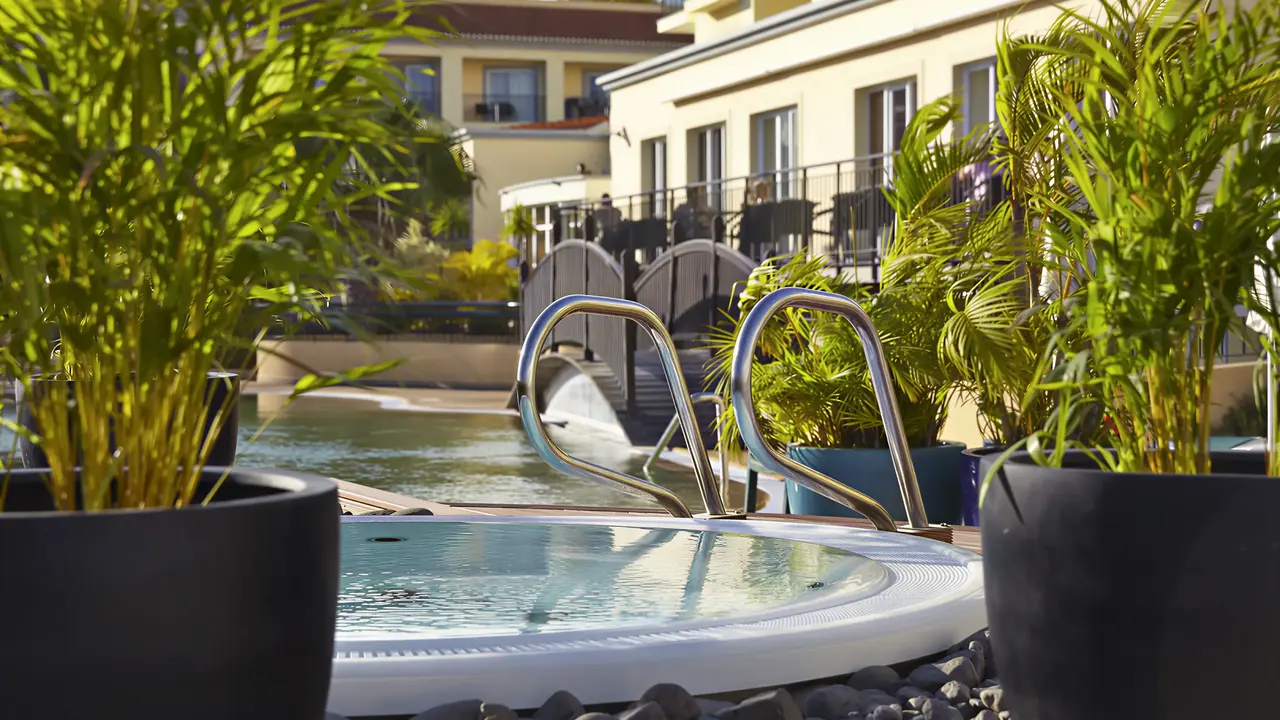 Jacuzzi w strefie wellness Porto Santa Maria