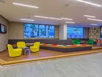 Sala rozrywki z ekranami w Poseidon