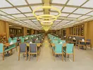 Restauracja w hotelu Poseidon z nowoczesnymi meblami